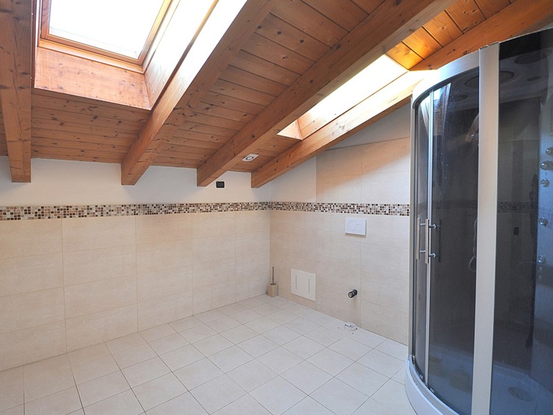 Villa in Vendita a Inveruno, 358'000€, 319 m²