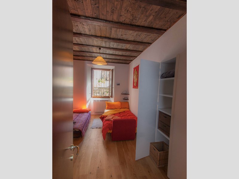 Casa Semi Indipendente in Vendita a Lasnigo, 63'000€, 75 m², arredato