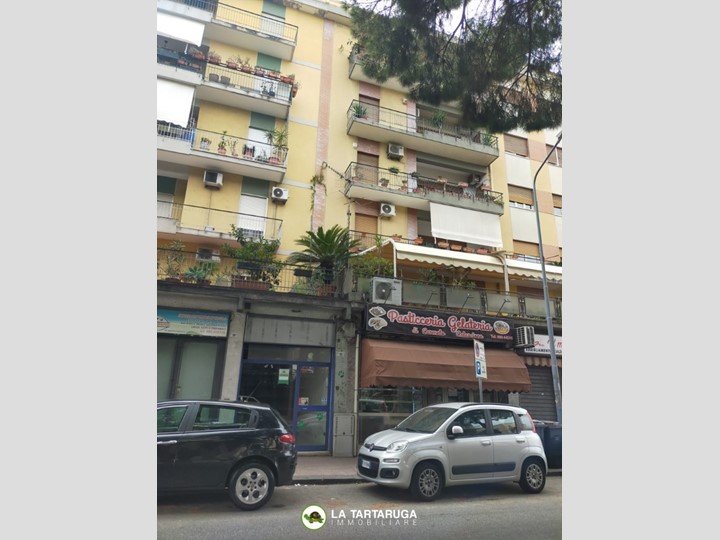 Negozio in Vendita a Messina, 70'000€, 60 m²