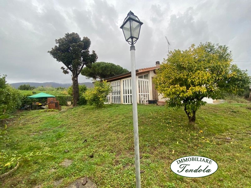 Casa Indipendente in Vendita a Ameglia, 349'000€, 191 m²