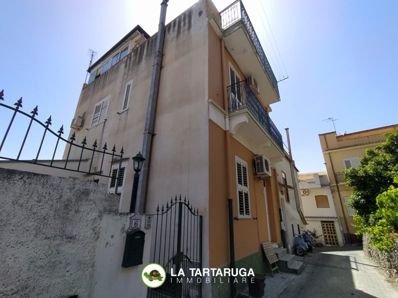 Casa Indipendente in Vendita a Pagliara, 175'000€, 200 m²