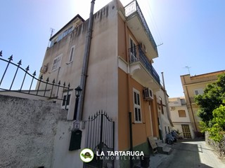 Casa Indipendente in Vendita a Pagliara, 175'000€, 200 m²