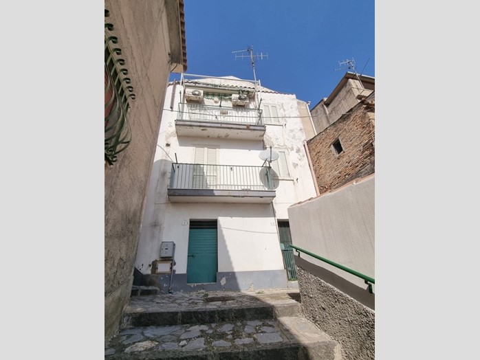 Casa Indipendente in Vendita a Pagliara, 54'000€, 80 m²