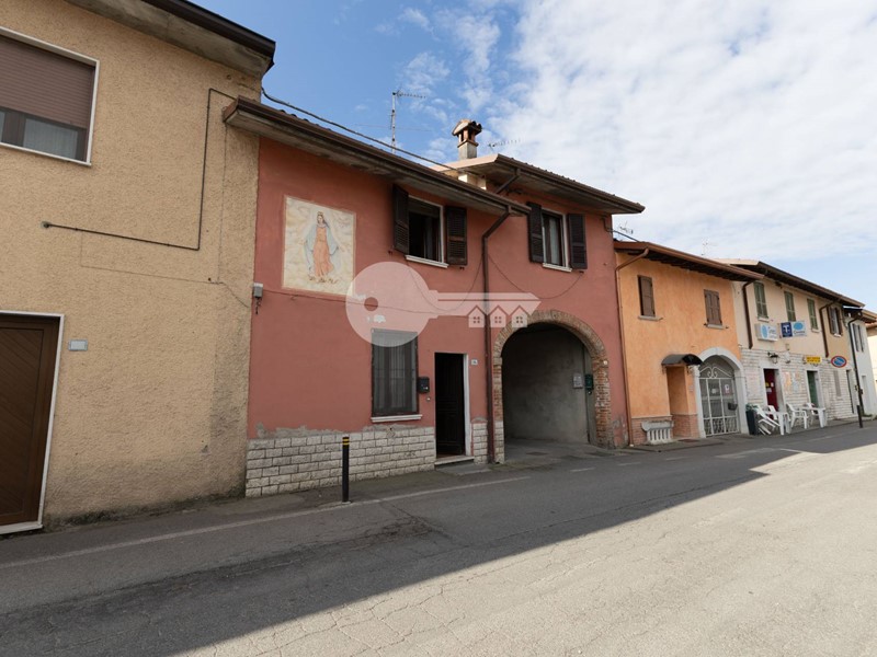 Casa Indipendente in Vendita a Leno, zona Porzano, 103'000€, 105 m²