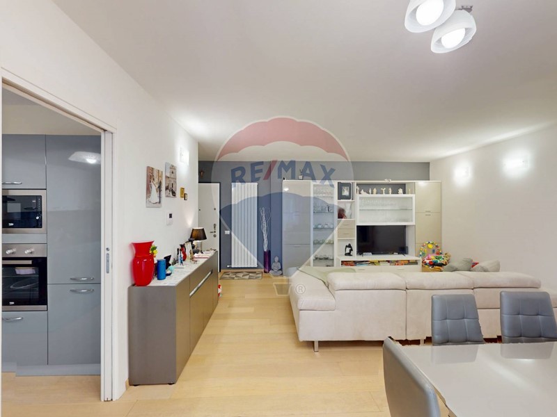 Quadrilocale in Vendita a Pioltello, zona Seggiano, 264'000€, 125 m²