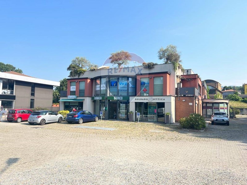Ufficio in Vendita a Varese, zona Calcinate del Pesce, 550'000€, 270 m²