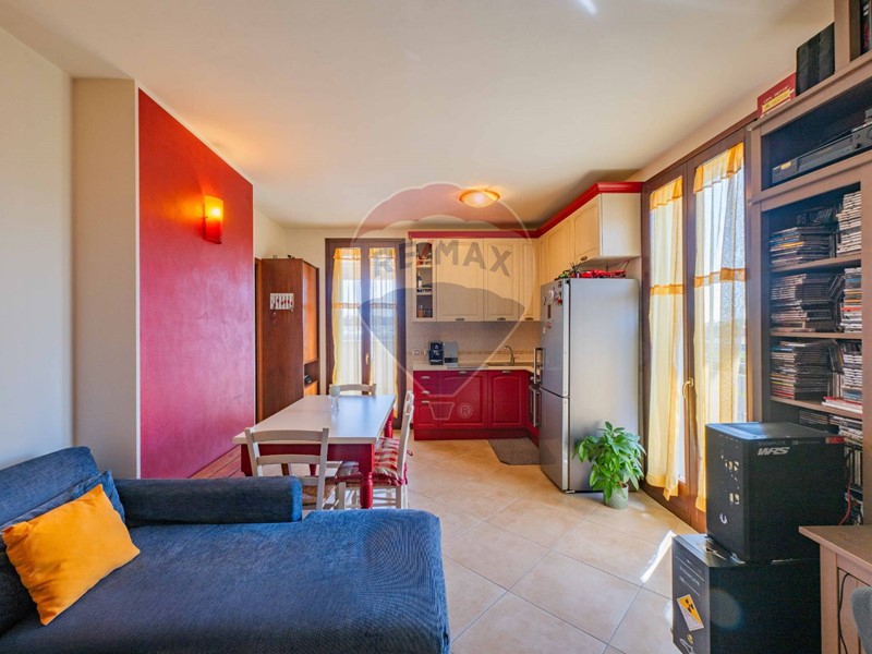 Bilocale in Vendita a Capriate San Gervasio, zona San Gervasio, 130'000€, 74 m²