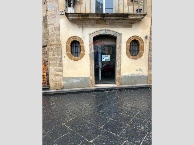Immobile commerciale in Affitto a Caltagirone, 400€, 23 m²