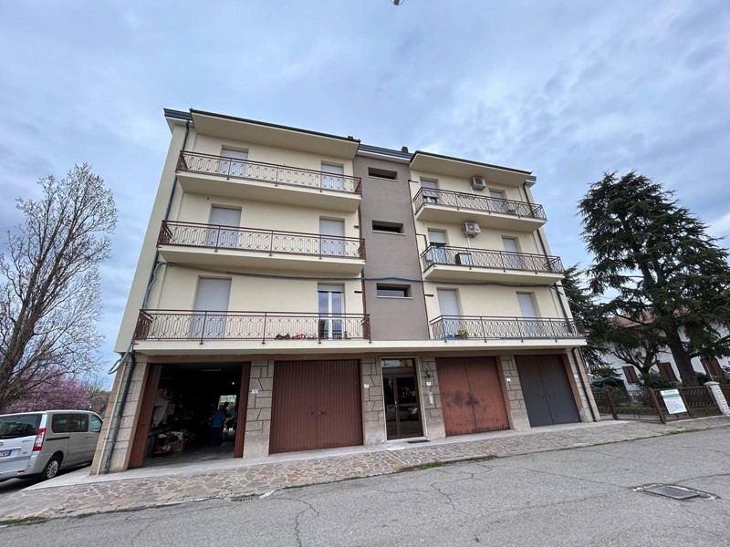 Quadrilocale in Vendita a Modena, zona San Damaso, 225'000€, 135 m²