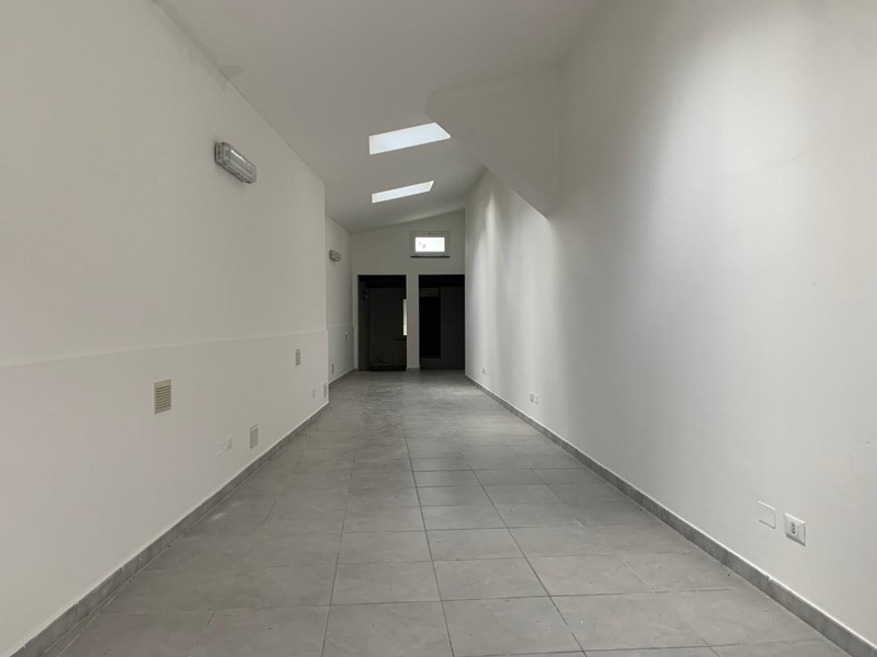 Immobile commerciale in Affitto a San Giuliano Terme, zona Asciano, 500€, 70 m²