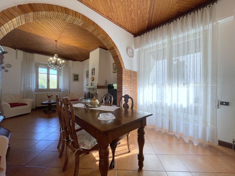 Casa Indipendente in Vendita a Camaiore, zona Lido di Camaiore, 480'000&euro;, 120 m²