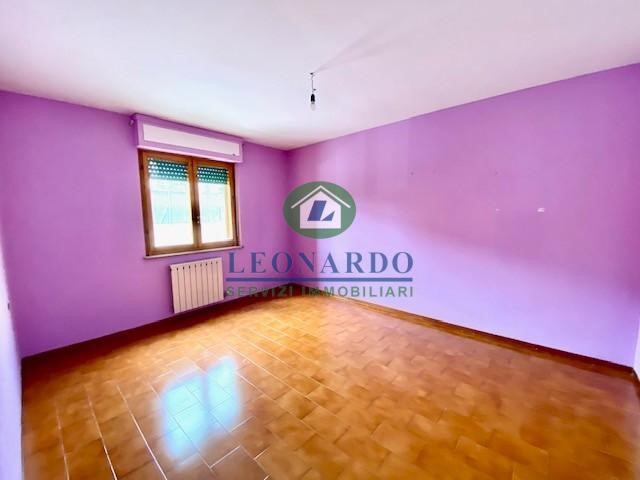 Appartamento in Vendita a Massa e Cozzile, zona Margine Coperta, 125'000€, 115 m², arredato, con Box