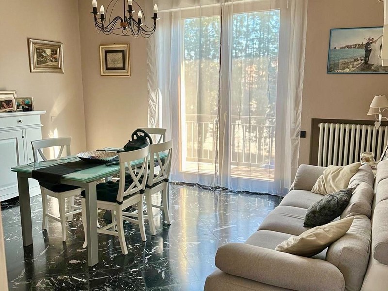 Appartamento in Vendita a Asciano, zona Arbia, 340'000€, 200 m², con Box