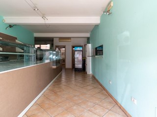 Immobile commerciale in Affitto a Vinci, zona Sovigliana, 800€, 75 m²