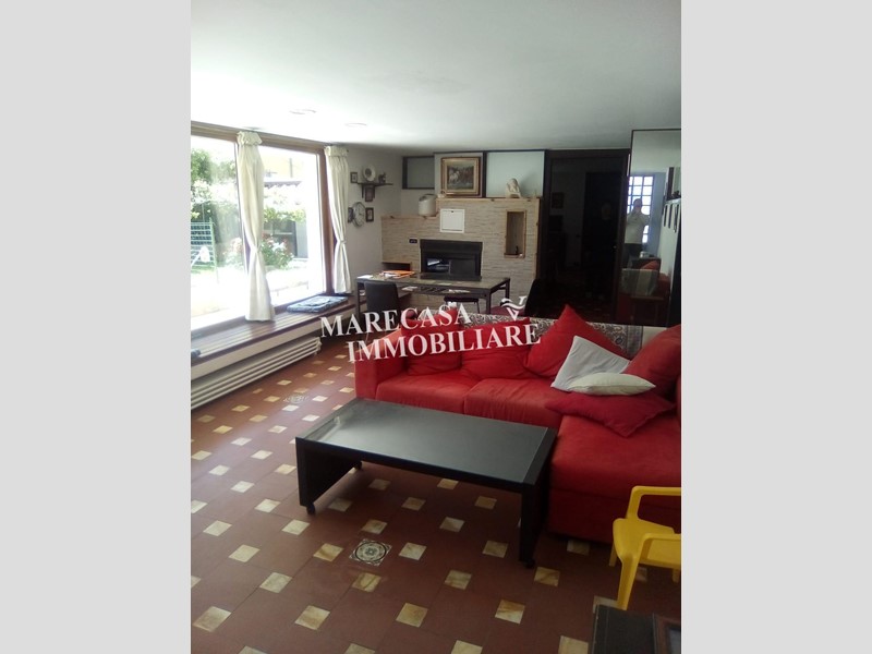 Appartamento in Vendita a Carrara, zona Marina di Carrara, 270'000€, 115 m², arredato