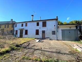 Casale in Vendita a Noventa Vicentina, 40'000€, 150 m²