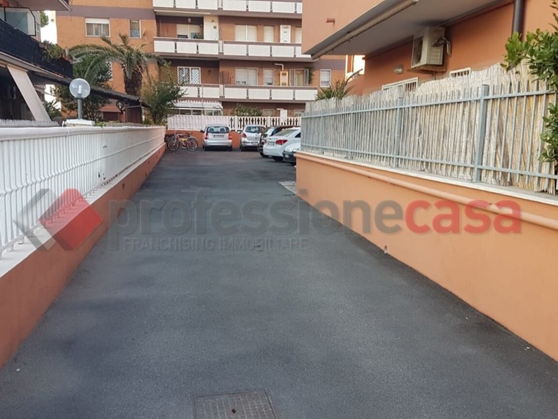 Bilocale in Vendita a Pomezia, 105'000€, 50 m²