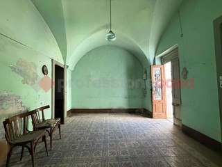 Appartamento in Vendita a Manduria, 70'000€, 158 m²