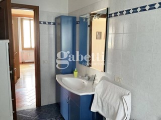 Appartamento in Vendita a Firenze, 370'000€, 115 m²