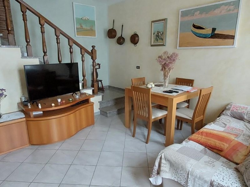 Casa Semi Indipendente in Vendita a Crespina Lorenzana, 155'000€, 90 m²