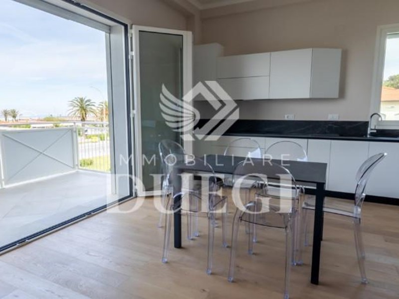 Appartamento in Vendita a Pietrasanta, zona Focette, 1'700'000€, 130 m², arredato