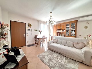 Villetta a schiera in Vendita a Calcinaia, zona Fornacette, 295'000€, 150 m²