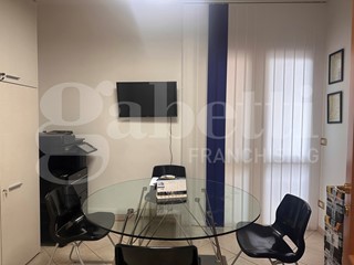 Ufficio in Vendita a Avellino, 275'000&euro;, 116 m²