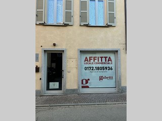Negozio in Affitto a Savigliano, 1'500€, 180 m²
