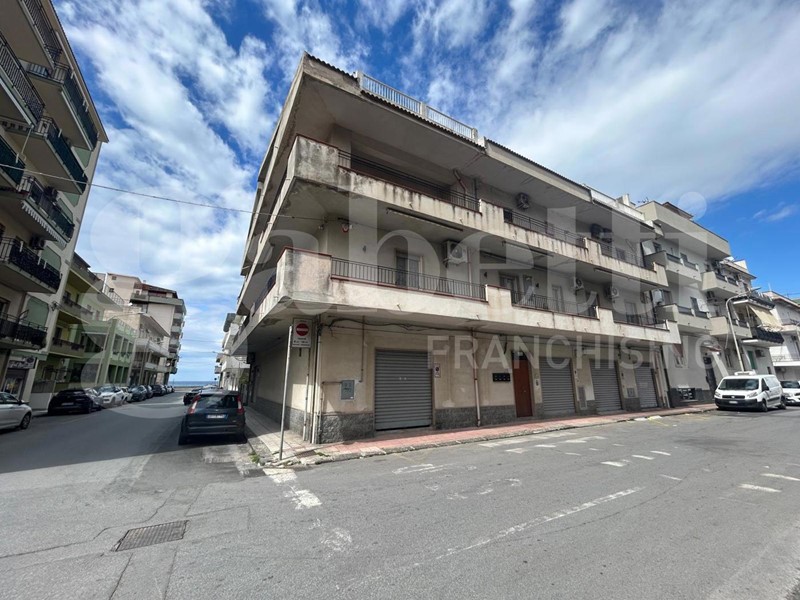 Appartamento in Vendita a Spadafora, 189'000€, 225 m²