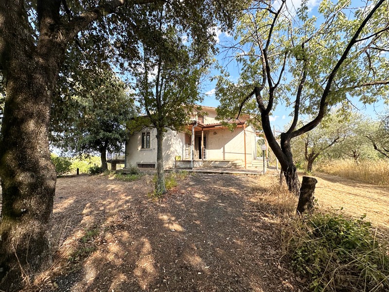 Villa in Vendita a Castel Sant'Elia, 130'000€, 200 m²