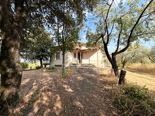 Villa in Vendita a Castel Sant'Elia, 130'000€, 200 m²