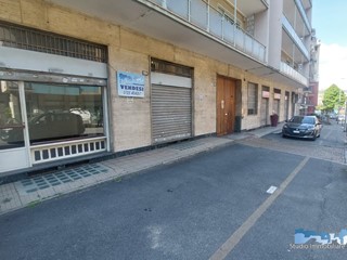 Negozio in Vendita a Ivrea, 28'000€, 75 m²