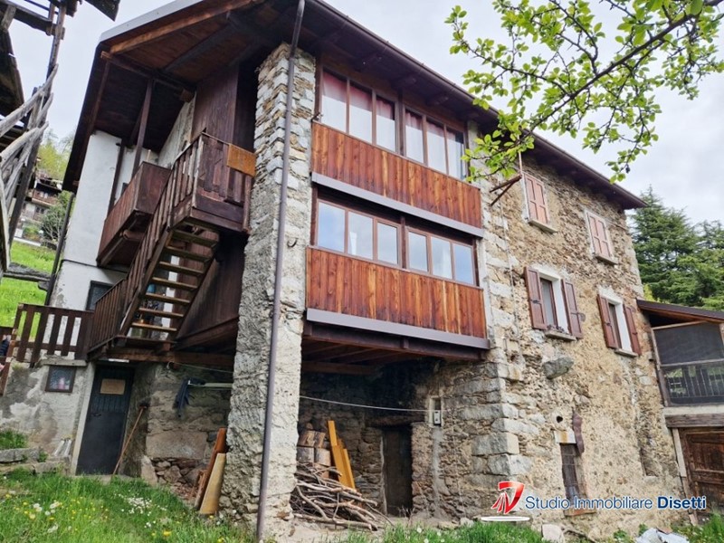 Casale in Vendita a Cevo, 40'000€, 200 m²