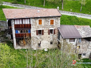 Casale in Vendita a Cevo, 40'000€, 200 m²