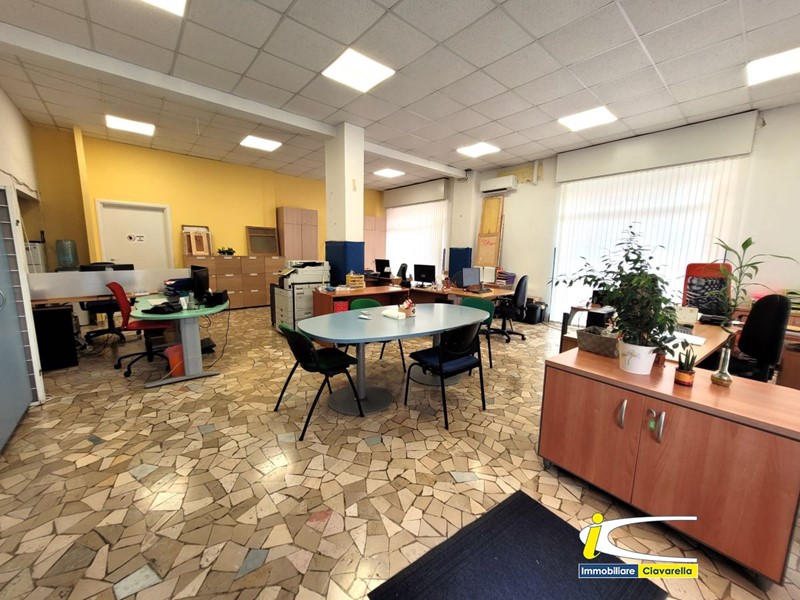 Negozio in Vendita a Ladispoli, 85'000€, 70 m²