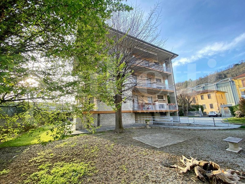 Appartamento in Vendita a Santa Vittoria d'Alba, 160'000€, 160 m²