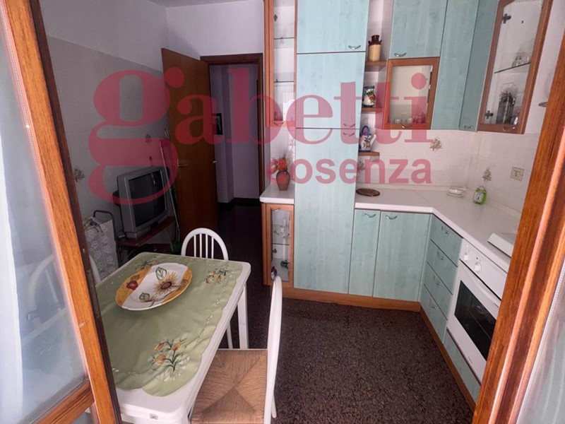 Bilocale in Vendita a Cosenza, 84'000&euro;, 95 m²