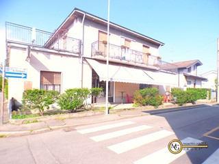 Negozio in Vendita a Melzo, 130'000€, 98 m²