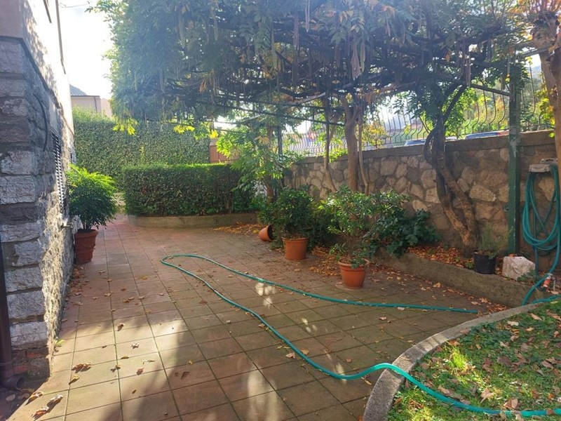 Appartamento in Vendita a Borgo a Mozzano, 180'000&euro;, 142 m², con Box