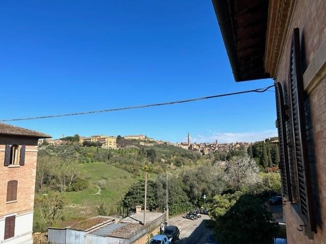 Appartamento in Vendita a Siena, 260'000&euro;, 100 m²