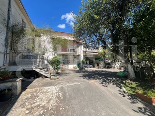 Casa Indipendente in Vendita a Pastorano, 195'000€, 348 m²