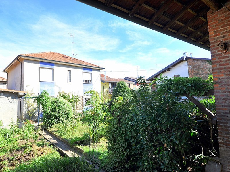 Villa in Vendita a Inveruno, 310'000€, 195 m²