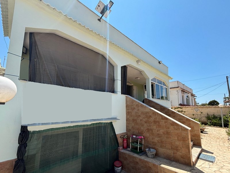 Casa Indipendente in Vendita a Castel Volturno, zona Bagnara, 70'000€, 260 m²