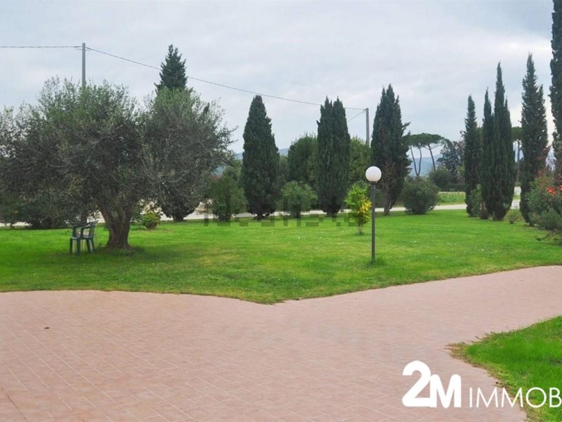 Casale in Vendita a Vecchiano, zona Nodica, 485'000€, 380 m²