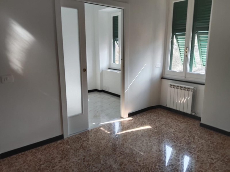Ufficio in Affitto a Chiavari, 350€, 100 m²