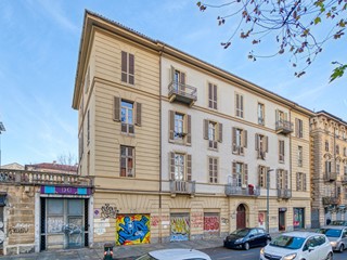 Negozio in Vendita a Torino, 70'000€, 100 m²
