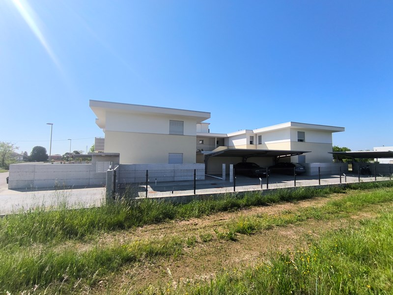 Appartamento in Vendita a Pordenone, zona Pordenone/Roveredo, 305'000€, 100 m²