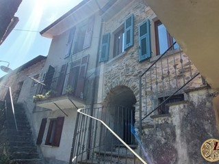 Casale in Vendita a Bagnone, 65'000€, 95 m²
