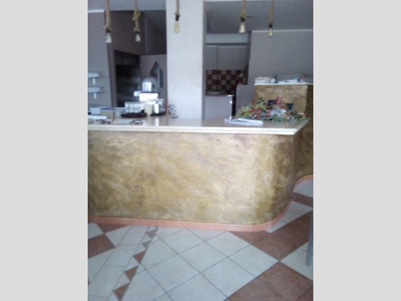 Attività commerciale in Affitto a Cisterna di Latina, zona Olmobello, 1'200€, 129 m², arredato