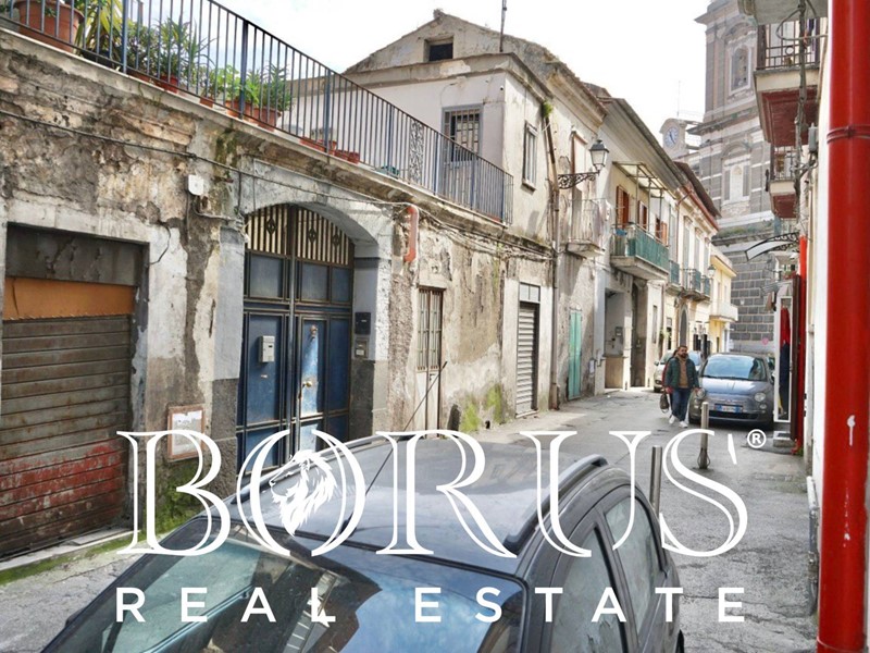 Immobile commerciale in Affitto a Aversa, 500€, 50 m²